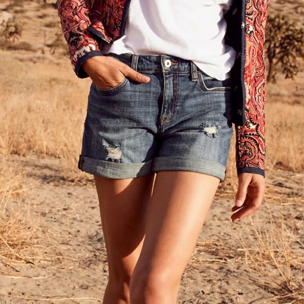 Anthropologie Pilcro and the Letterpress distressed denim boyfriend shor…